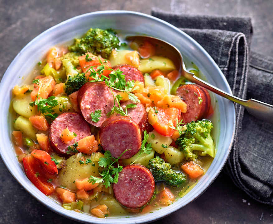 Gemüseeintopf mit Kartoffeln und Würstchen - Cookidoo® – the official ...