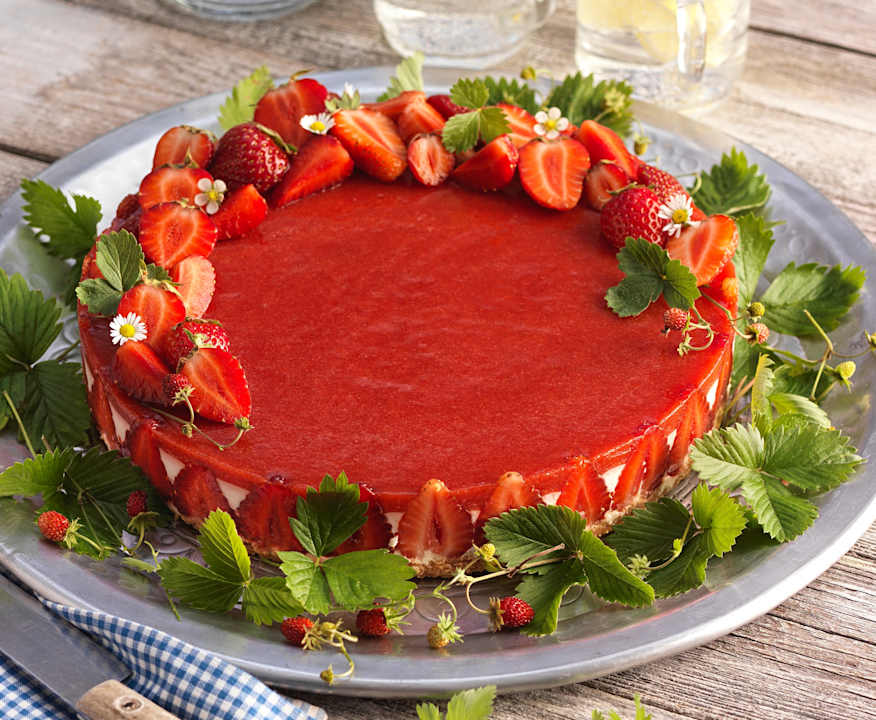 No Bake Topfen-Frischkäsetorte mit Erdbeeren - Cookidoo® – la ...