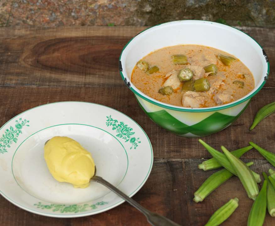 Angolan chicken peanut stew with maize meal porridge (Muamba de ginguba ...