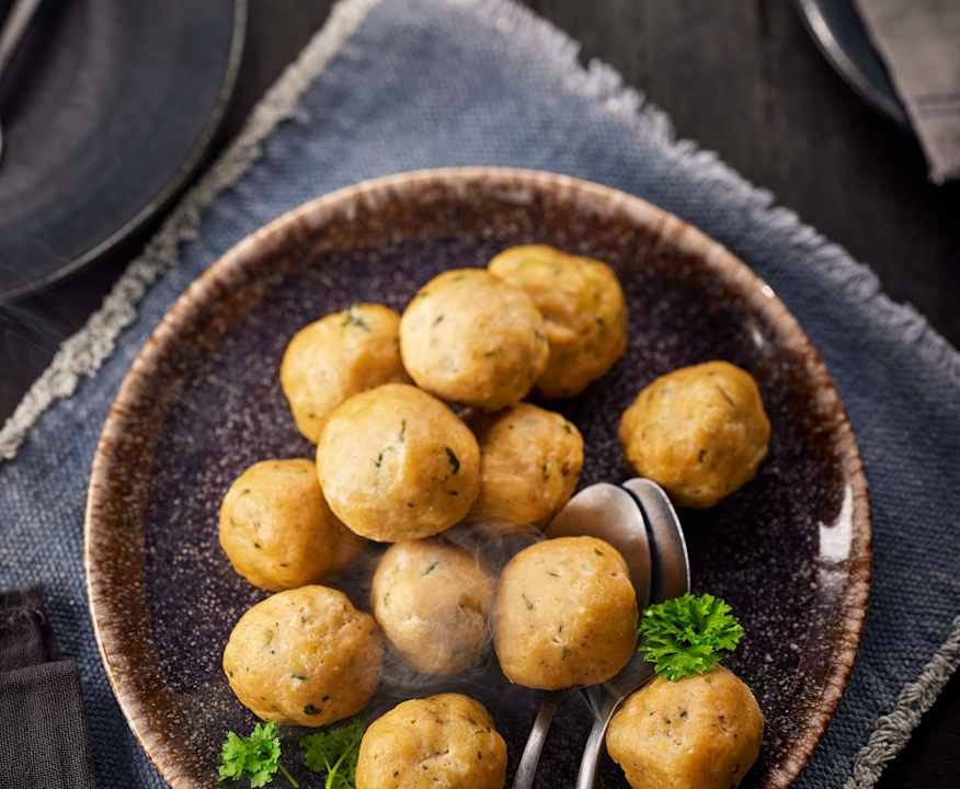 Omas Semmelknödel - Cookidoo® – the official Thermomix® recipe platform