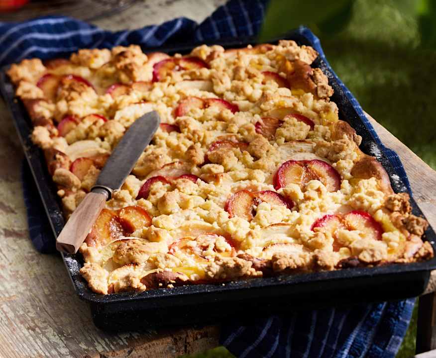 Apfel-Pflaumen-Kuchen mit Pudding und Streuseln - Cookidoo® – la nostra ...