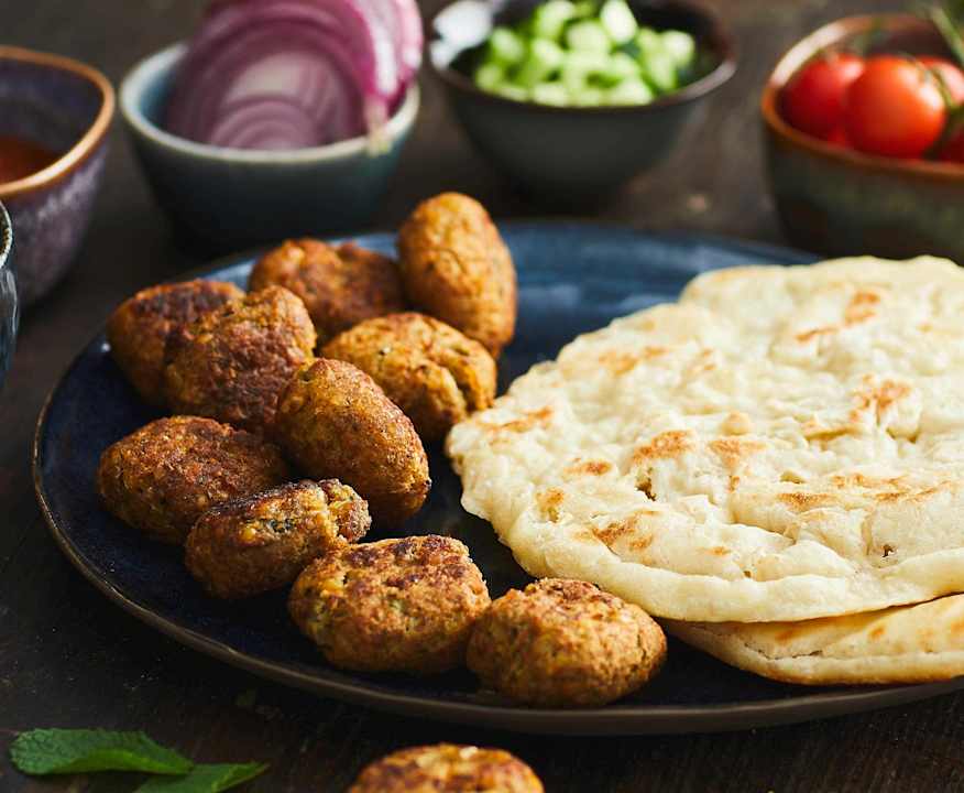 Falafel Roti Pane arabo con falafel e salsa yogurt - Cookidoo® – das offizielle ...