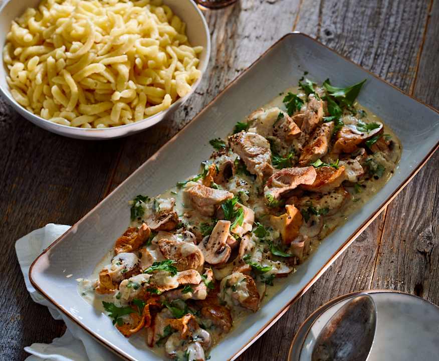 Schweinegeschnetzeltes Jäger Art mit Spätzle - Cookidoo® – the official ... Schweinegeschnetzeltes Jäger Art mit Spätzle - Cookidoo® – the official ...