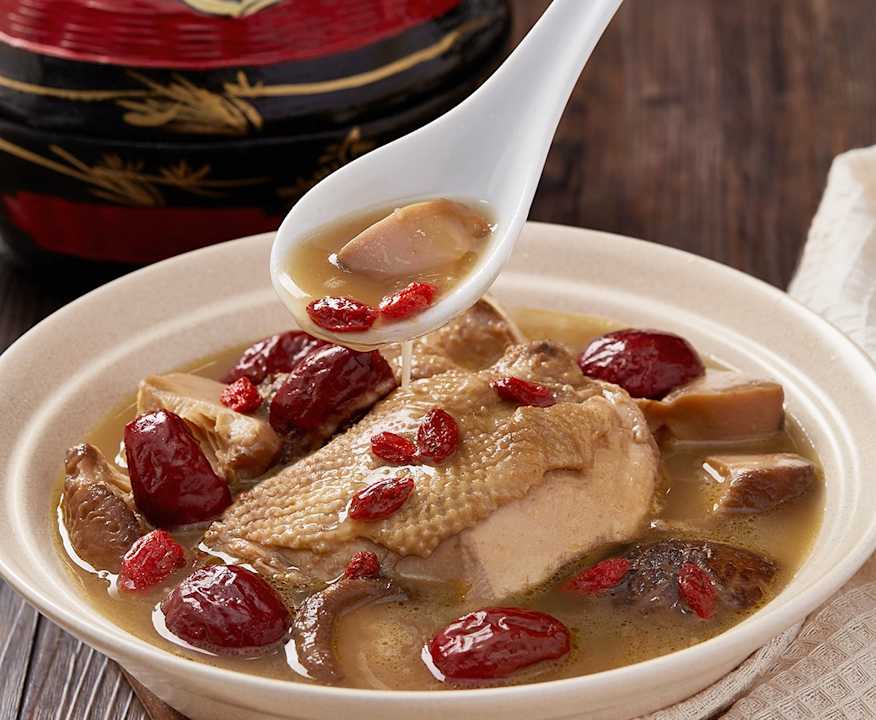 Sup Ayam dengan Arak Foochow (Foochow Nourishing Chicken Soup