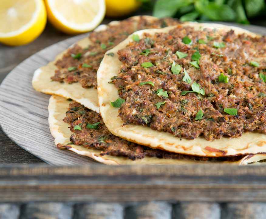 Spiced lamb flatbread - Cookidoo® – the official Thermomix® recipe