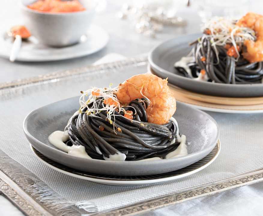 Black Spaghetti with Prawns and Parmesan Sauce - Cookidoo® – the