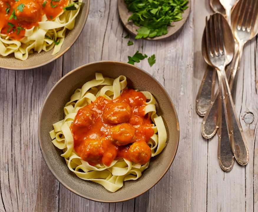 Paprikasauce mit Bratwurstbällchen zu Nudeln - Cookidoo® – the official ... Paprikasauce mit Bratwurstbällchen zu Nudeln - Cookidoo® – the official ...