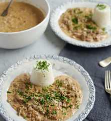 Lomo en salsa strogonoff y arroz