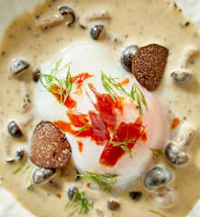 65°c黑松露温泉蛋配帕尔马火腿脆片