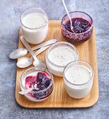 Pannacotta végétale, compote de cerises au miel d’acacia
