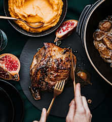 Agneau de 7 heures au zaatar et purée de carotte au miel