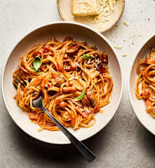 Domates ve Mantarlı Spagetti