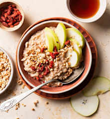 Meyveli Tarçınlı Vegan Porridge