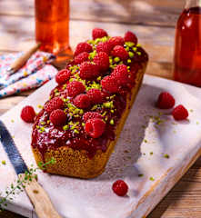 Veganes Himbeer-Bananen-Brot