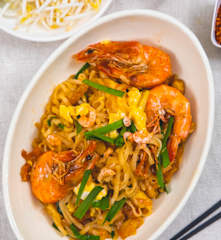 ผัดไทยกุ้งสด