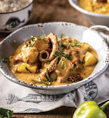 Pulpo con coco y curry