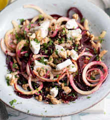 Salada de beterraba e maçã espiralizadas com feta e nozes - TM5