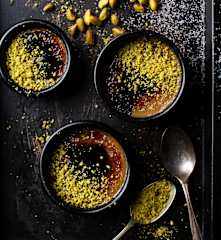 Pistachio 'crème brûlée'