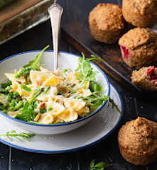 Batch Cooking | Salade de farfalle aux petits pois, roquette et pignons de pin & muffins aux fruits