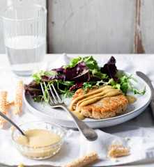 Tortitas de atún con ensalada verde y vinagreta de limón