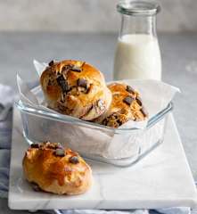 Bułeczki mleczne z czekoladą