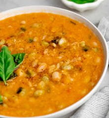 Porotos con mazamorra y zapallito italiano (vegano)