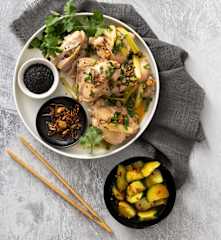 Chicken with spring onion sauce and cucumber salad