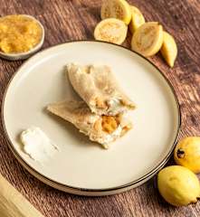 Tamal de dulce de guayaba y queso crema