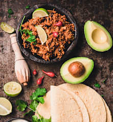 Szarpana wieprzowina z tortillami Tex-Mex