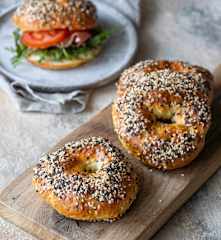 Proiteinowe bajgle twarogowe