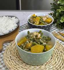 Ginataan Sitaw at Kalabasa (String Beans and Pumpkin in Coconut milk)