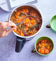 Minestrone d'automne, aux haricots rouges et à la courge