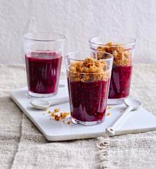 Verrines de compotée de fruits rouges biscuitée