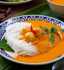ขนมจีนน้ำยาไก่