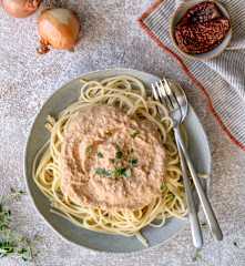 Sos z rumienionej cebuli