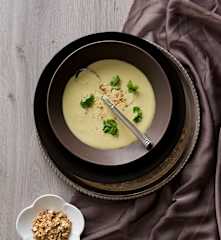 Súp bông cải cay