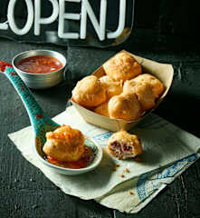 Schweinebauch-Bällchen mit Süß-sauer-Sauce
