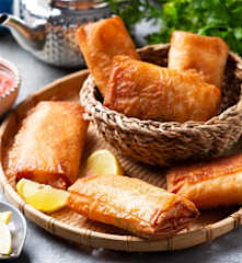 Teigtaschen mit Krabbenfleisch فطيرة الكابوريا (السلطعون))