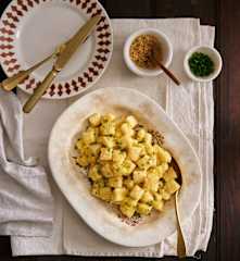 Gnocchi com alho-francês cremoso