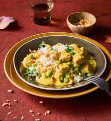 Joghurt-Curry-Pute mit Blumenkohl-Reis