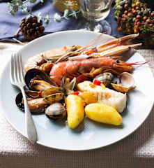 Zarzuela de pescados y mariscos