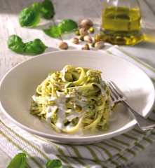 Nidi di tagliolini al pestato di pistacchio