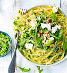 Linguine au chèvre frais et pesto de roquette