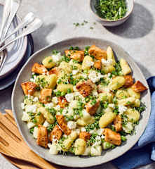 Spargel-Gnocchi-Salat mit Hähnchen