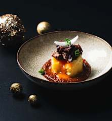 Coulant de patata con rabo de ternera