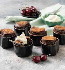 Steamed chocolate sponges