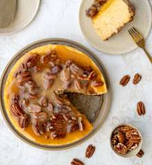 Sernik z batatami i orzechami pekan