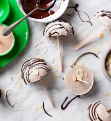 Wysokobiałkowe lody na patyku