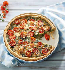 Quiche vegan de espinafres, tomate e amêndoa