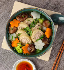 Canh Bóng Ngũ Sắc